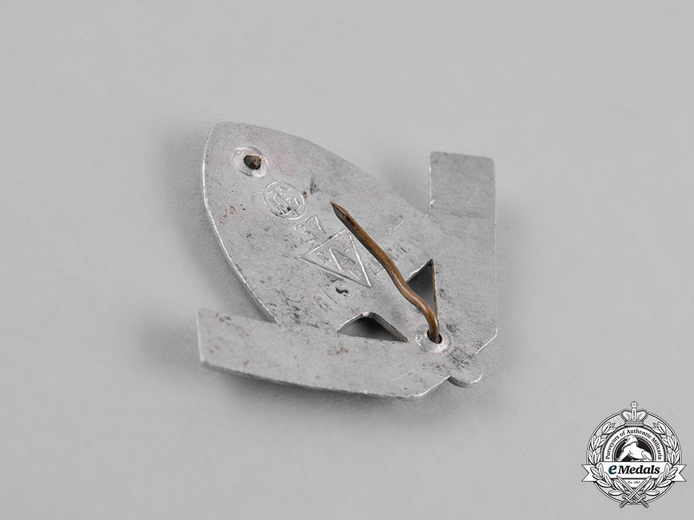 germany._three_badges_c18-027216