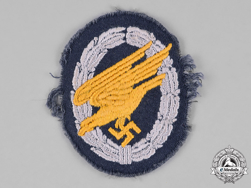 germany,_luftwaffe._a_fallschirmjäger_badge,_cloth_version_c18-027228