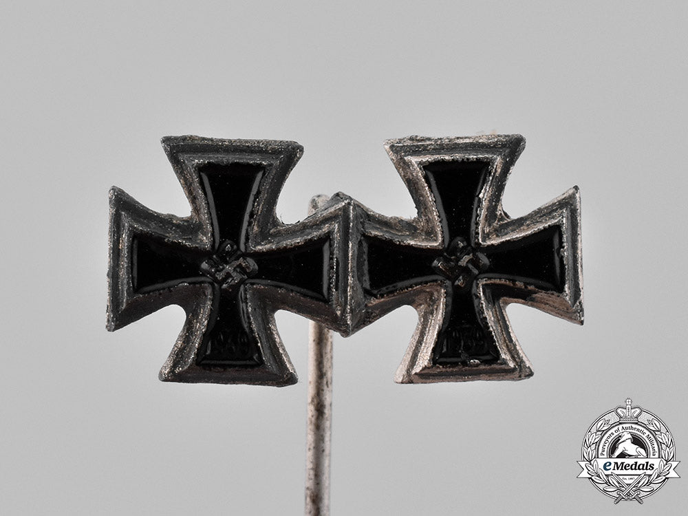 germany._three_miniature_stickpins_c18-027291