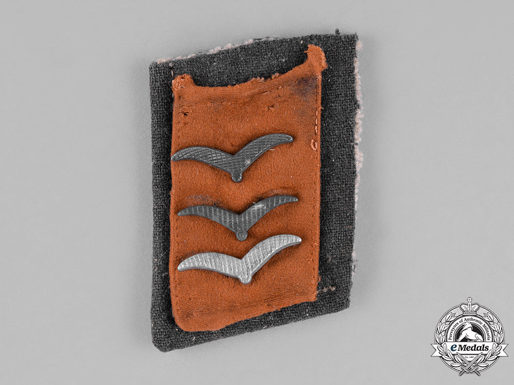 germany,_luftwaffe._three_cloth_items_c18-027299_1