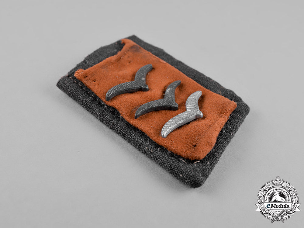 germany,_luftwaffe._three_cloth_items_c18-027301_1