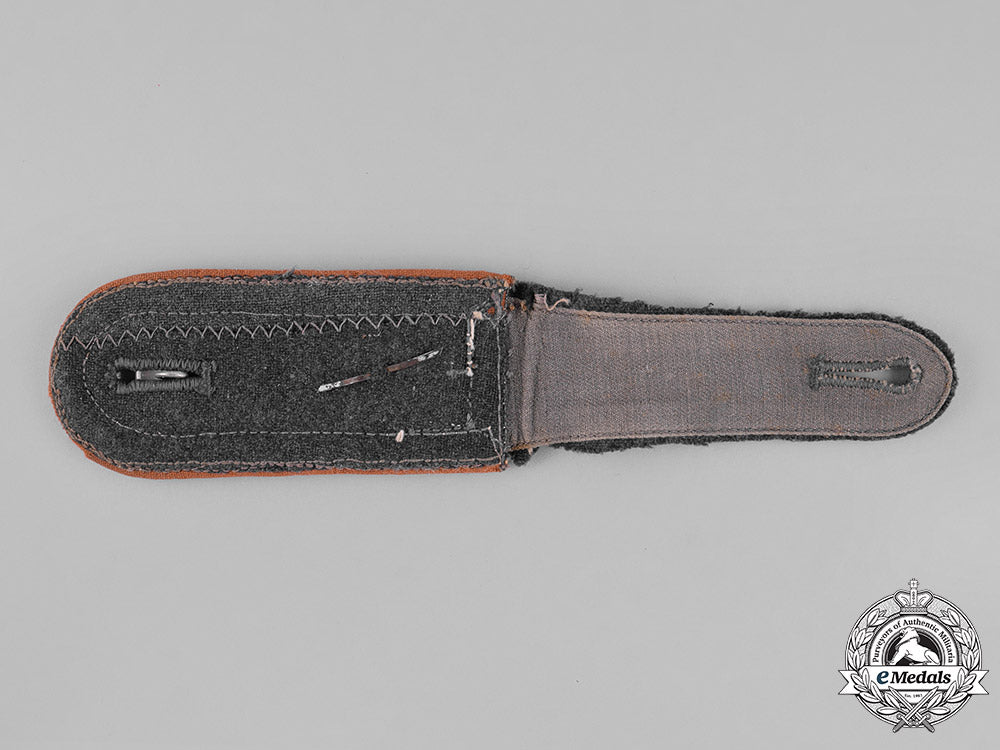 germany,_luftwaffe._three_cloth_items_c18-027304_1