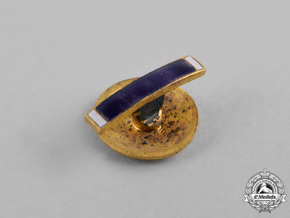 united_states._a_purple_heart,_to_private_first_class_james_william_davis,_united_states_marine_corps_c18-027336