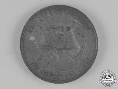 germany,_third_reich._a1938_holzmann_construction_crew_employee_badge_c18-027409