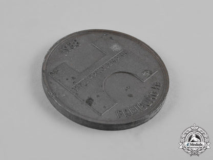 germany,_third_reich._a1938_holzmann_construction_crew_employee_badge_c18-027411