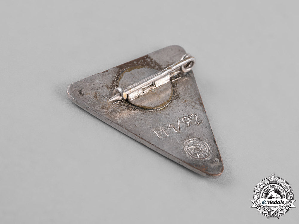 germany._an_orts_level_national_socialist_women’s_league_membership_badge_c18-027478