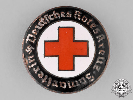 germany._a_german_red_cross_nurse’s_badge_c18-027498