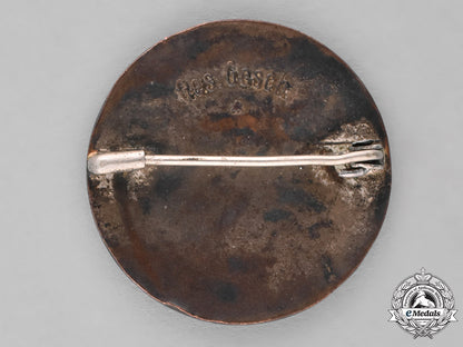 germany._a_german_red_cross_nurse’s_badge_c18-027499