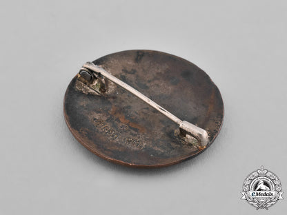 germany._a_german_red_cross_nurse’s_badge_c18-027500