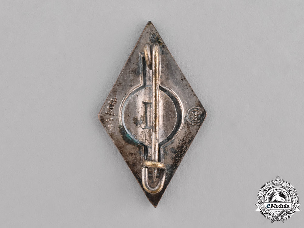 germany,_third_reich._a_hitler_youth(_hj)_membership_badge_by_matthias_oeschler&_sohn,_ansbach_c18-027537