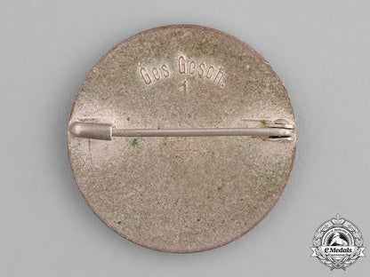 germany._a_german_red_cross_nurse’s_aid_badge,_by_deschler&_sohn_c18-027569