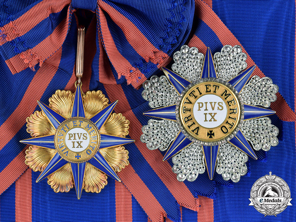 vatican,_papel_states.._an_order_of_pope_pius_ix,_grand_cross_in_gold,_by_a.tanfani,_c.1910_c18-027595