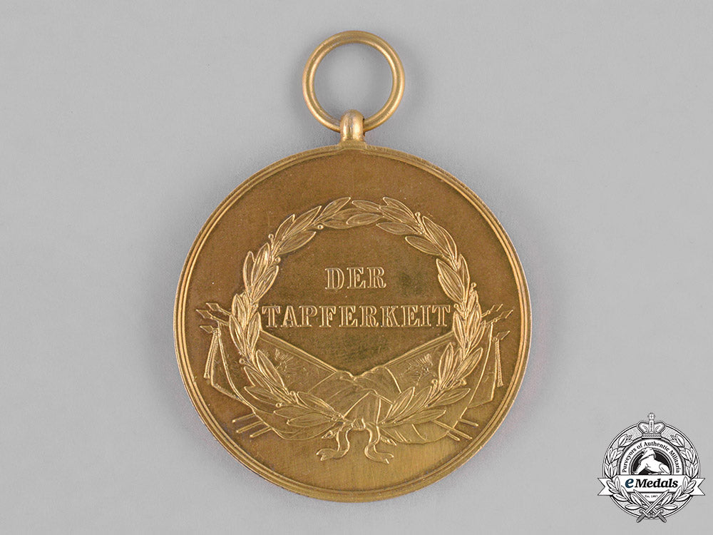 austria,_empire._a_gold_bravery_medal,_third_award,_privately_purchased,_c.1915_c18-027757