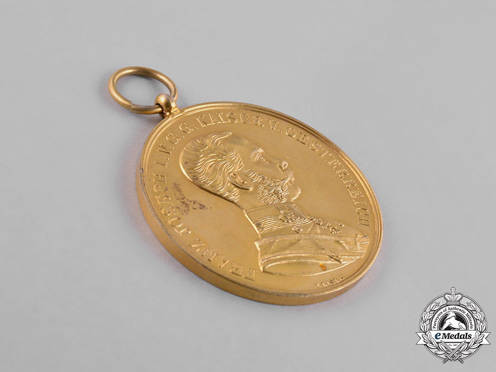 austria,_empire._a_gold_bravery_medal,_third_award,_privately_purchased,_c.1915_c18-027759