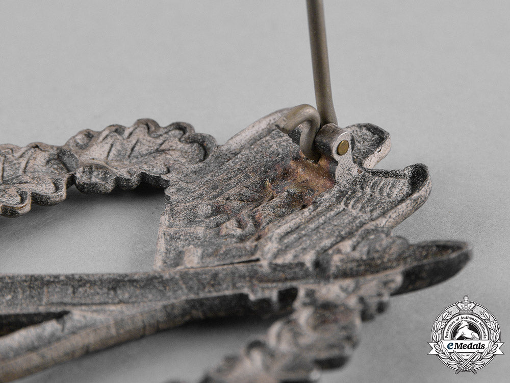 germany,_heer._a_wehrmacht_heer(_army)_infantry_assault_badge,_silver_grade,_c.1943_c18-028015