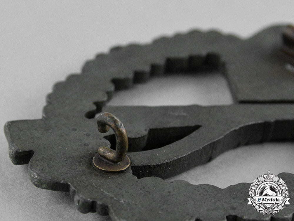 germany,_heer._a_wehrmacht_heer(_army)_infantry_assault_badge,_silver_grade,_c.1942_c18-028026