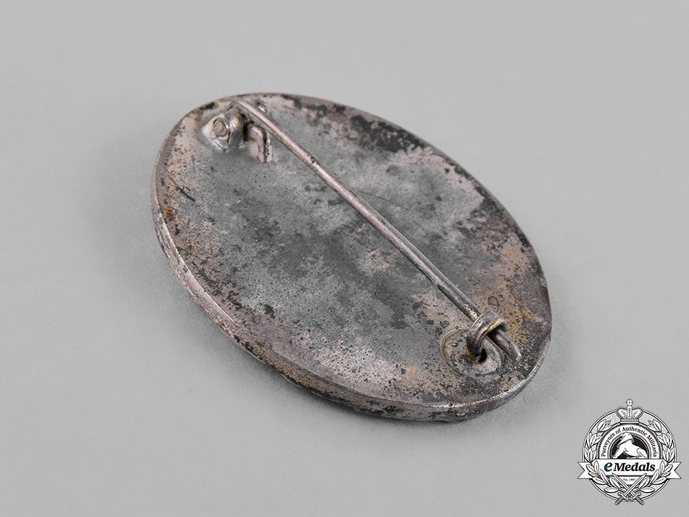 germany,_wehrmacht._a_wound_badge,_silver_grade,_c.1943_c18-028117
