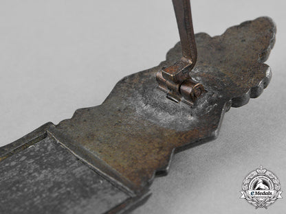 germany,_wehrmacht._a_wehrmacht_close_assault_clasp,_in_bronze,_by_funcke&_brüninghaus_c18-028172_1