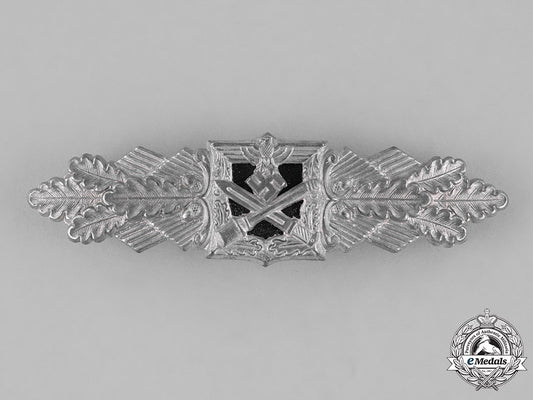 germany,_wehrmacht._a_wehrmacht_close_assault_clasp,_in_silver,_by_funcke&_brüninghaus_c18-028173