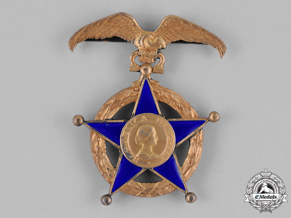 chile,_republic._an_order_of_merit,_officer's_cross,_c.1950_c18-028302
