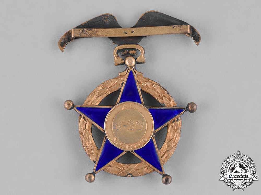 chile,_republic._an_order_of_merit,_officer's_cross,_c.1950_c18-028303
