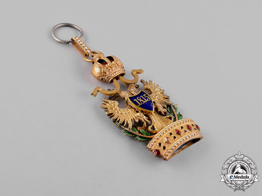 austria,_empire._an_iron_crown_order,_iii_class_with_war_decoration&_swords,_by_vincent_mayer,_c.1915_c18-028465