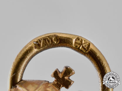 austria,_empire._an_iron_crown_order,_iii_class_with_war_decoration&_swords,_by_vincent_mayer,_c.1915_c18-028467