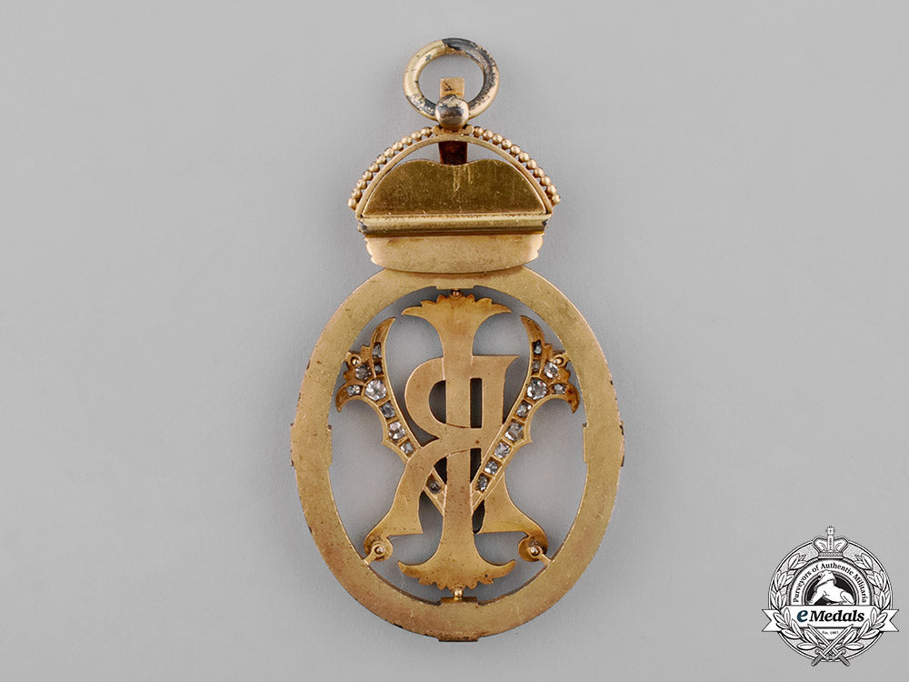 united_kingdom._an_order_of_the_crown_of_india,_companions_badge,_in_gold,_diamonds,&_pearls_c18-028784_1_1_1_1_1