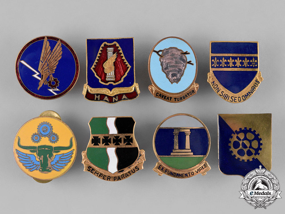 united_states._forty-_nine_air_base_and_quartermaster_military_insignia_c18-028874
