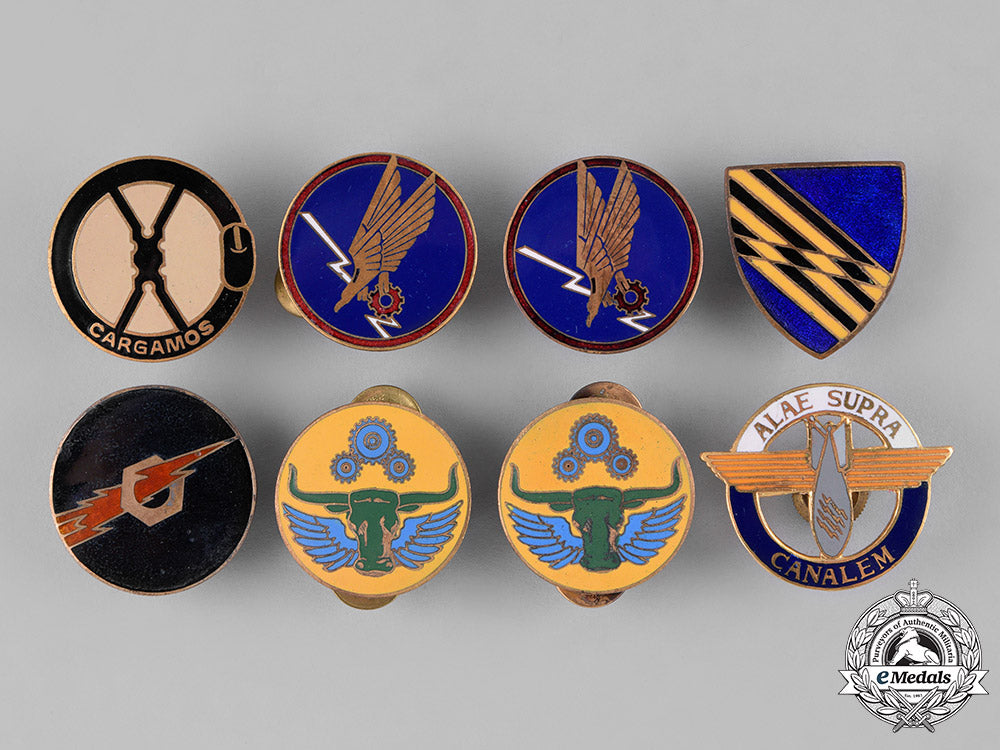 united_states._forty-_nine_air_base_and_quartermaster_military_insignia_c18-028875