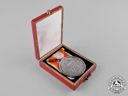 prussia,_kingdom._a_cased_prussian_general_honour_medal_c18-029201