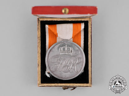 prussia,_kingdom._a_cased_prussian_general_honour_medal_c18-029202