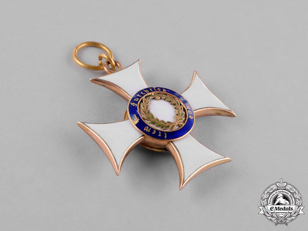 württemberg,_kingdom._a_military_merit_order_in_gold,_knight’s_cross,_c.1914_c18-029312