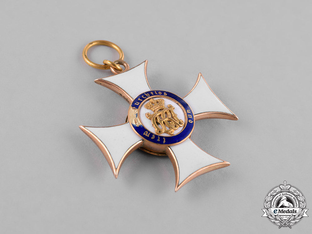 württemberg,_kingdom._a_military_merit_order_in_gold,_knight’s_cross,_c.1914_c18-029313
