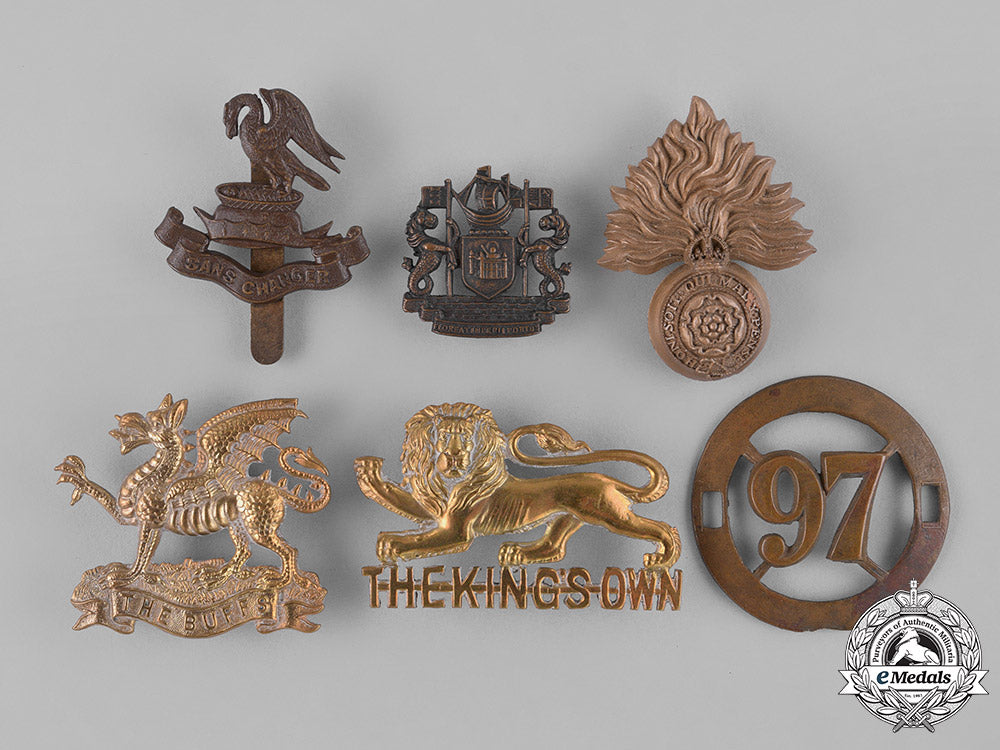 united_kingdom._six_cap_badges_c18-029385