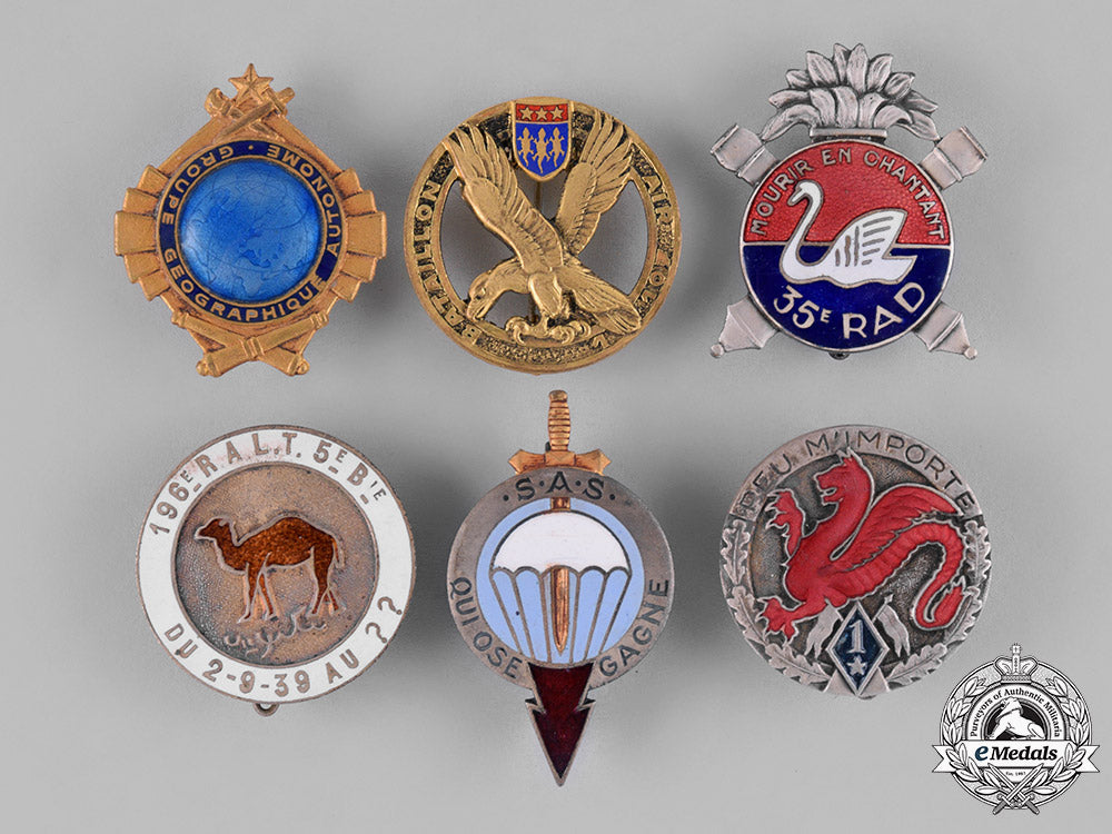 france,_republic._twenty-_four_french_overseas_military_badges_c18-029537_1