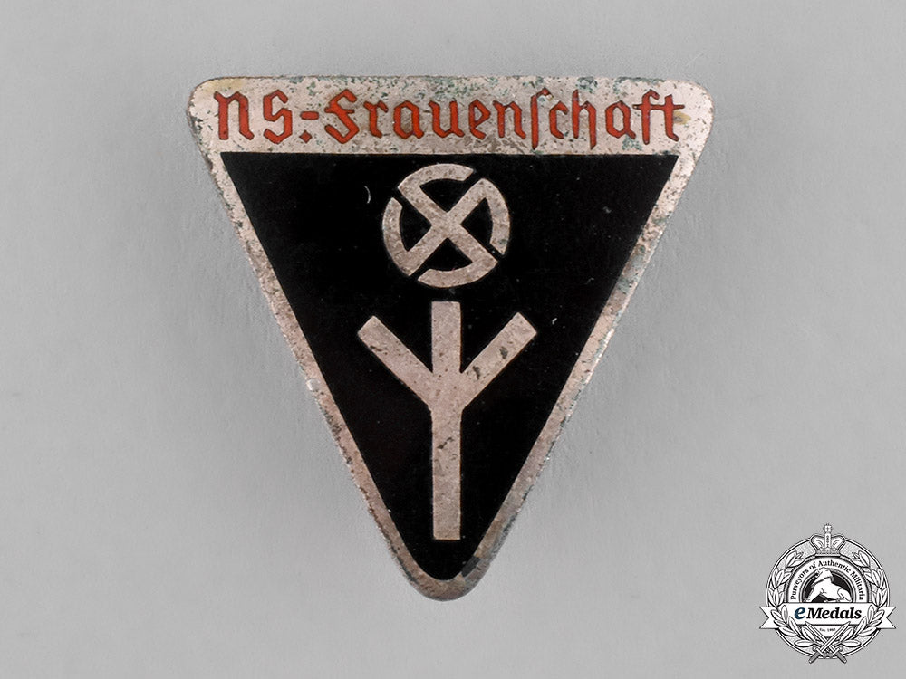 germany,_nswl._a_national_socialist_women’s_league(_ns-_frauenschaft)_membership_badge_c18-029602