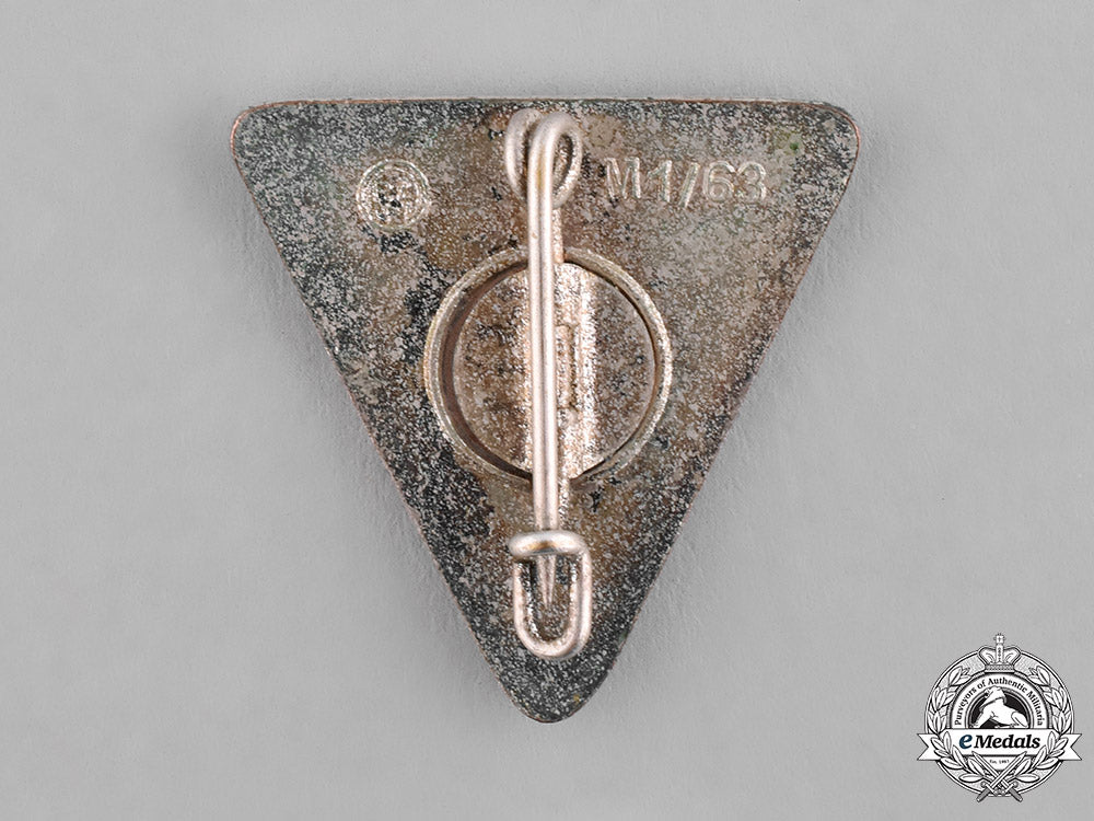 germany,_nswl._a_national_socialist_women’s_league(_ns-_frauenschaft)_membership_badge_c18-029603