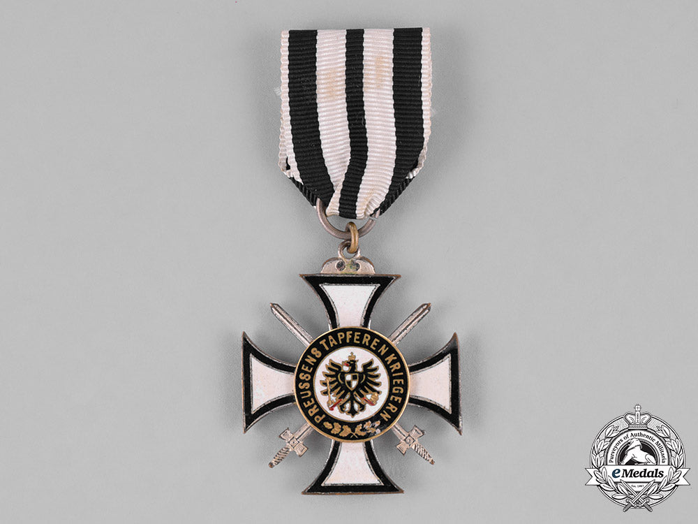 germany,_weimar._commemorative_war_cross_with_swords_for_first_war_combatants_c18-029619