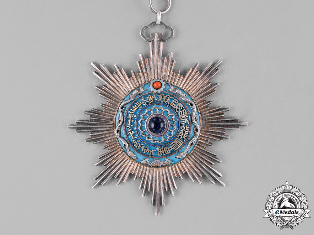 china,_qing_dynasty._an_imperial_order_of_the_double_dragon,_iii_class,_ii_grade,_c.1910_c18-029773