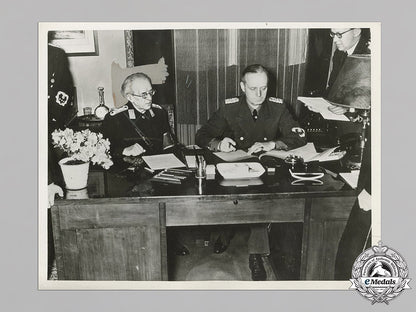 germany,_nsdap._a_period_us_press_photo_of_treaty_of_slovakia_becoming_german_protectorate,1939_c18-029955