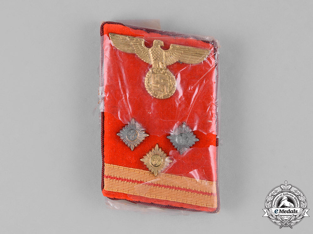 germany,_nsdap._a_set_of_unopened_haupteinsatzleiter_collar_tabs,_rzm_marked_c18-029976