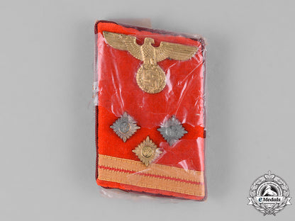 germany,_nsdap._a_set_of_unopened_haupteinsatzleiter_collar_tabs,_rzm_marked_c18-029976