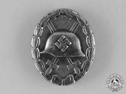 germany,_empire-_third_reich._three_black_grade_wound_badges_c18-030175