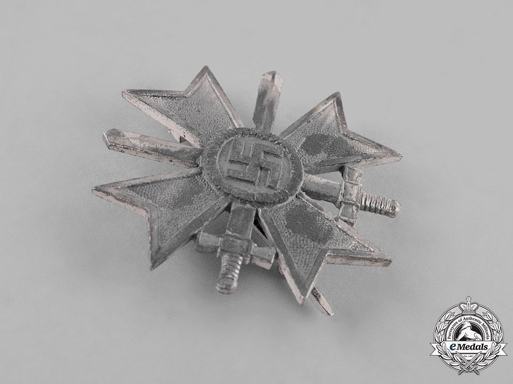 germany,_wehrmacht._a_i._class_war_merit,_with_swords,_by_wilhelm_deumer_c18-030195