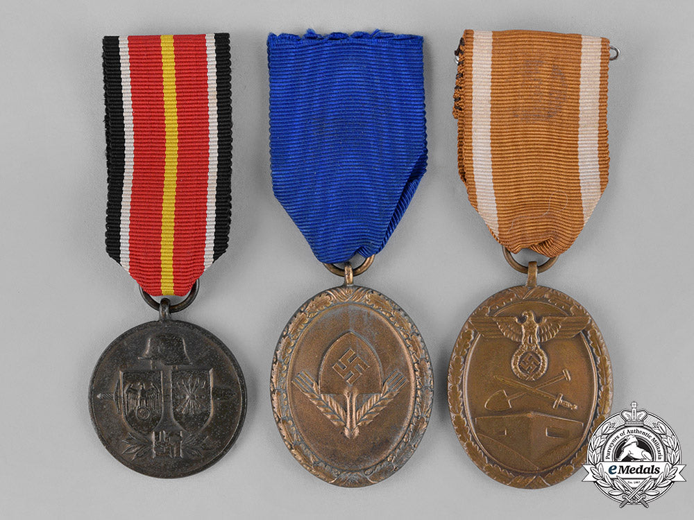 germany,_third_reich._three_third_reich_german_medals,_awards,_and_decorations_c18-030208