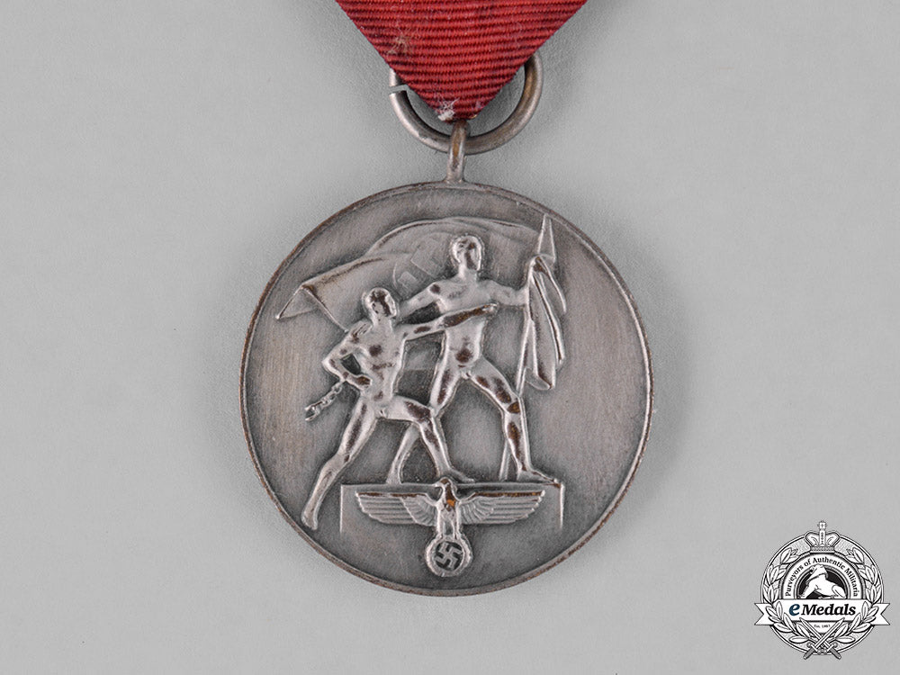 germany,_heer._three_wehrmacht_heer(_army)_medals,_awards,_and_decorations_c18-030259