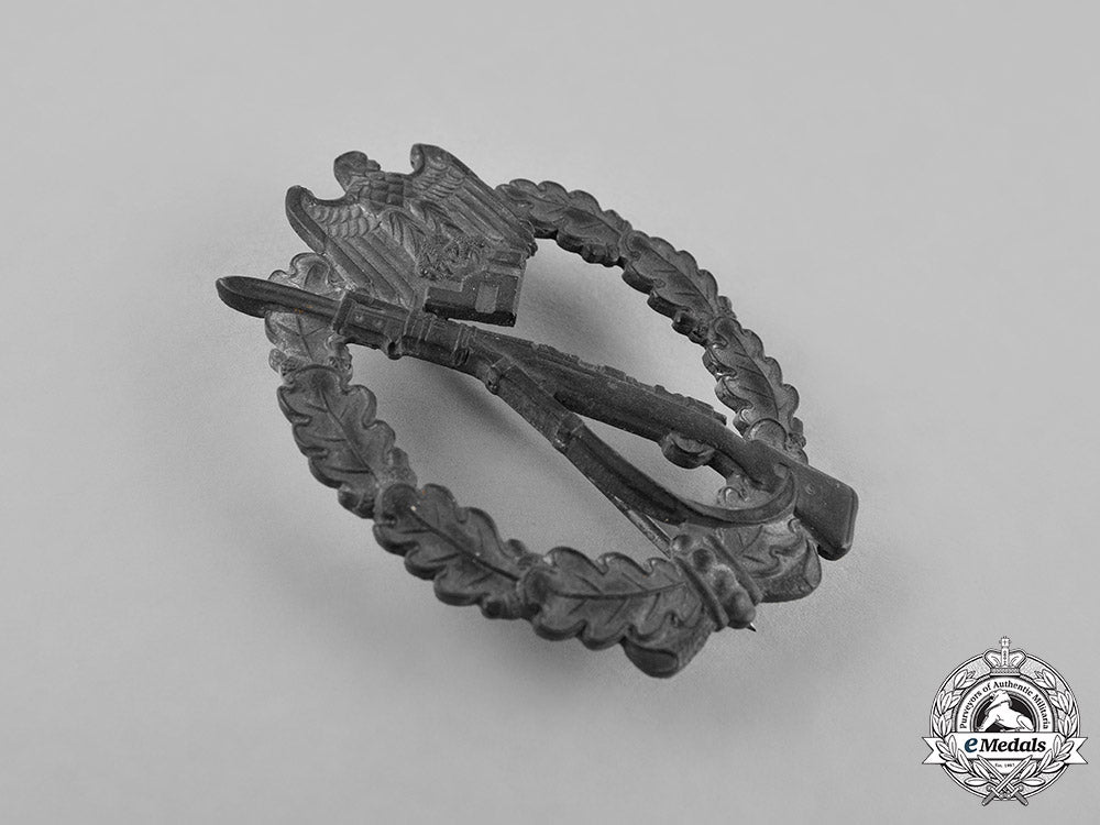 germany,_wehrmacht._an_infantry_assault_badge,_silver_grade,_by_deschler&_sohn_c18-030337