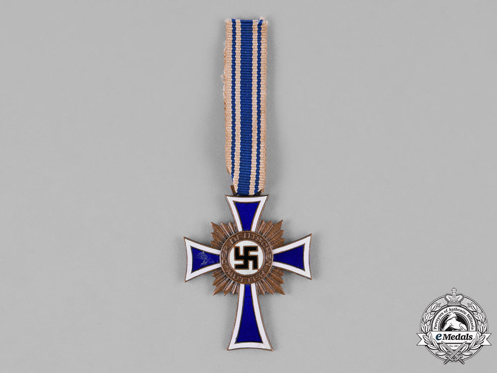 germany,_third_reich._an_honour_cross_of_the_german_mother,_bronze_grade_c18-030341