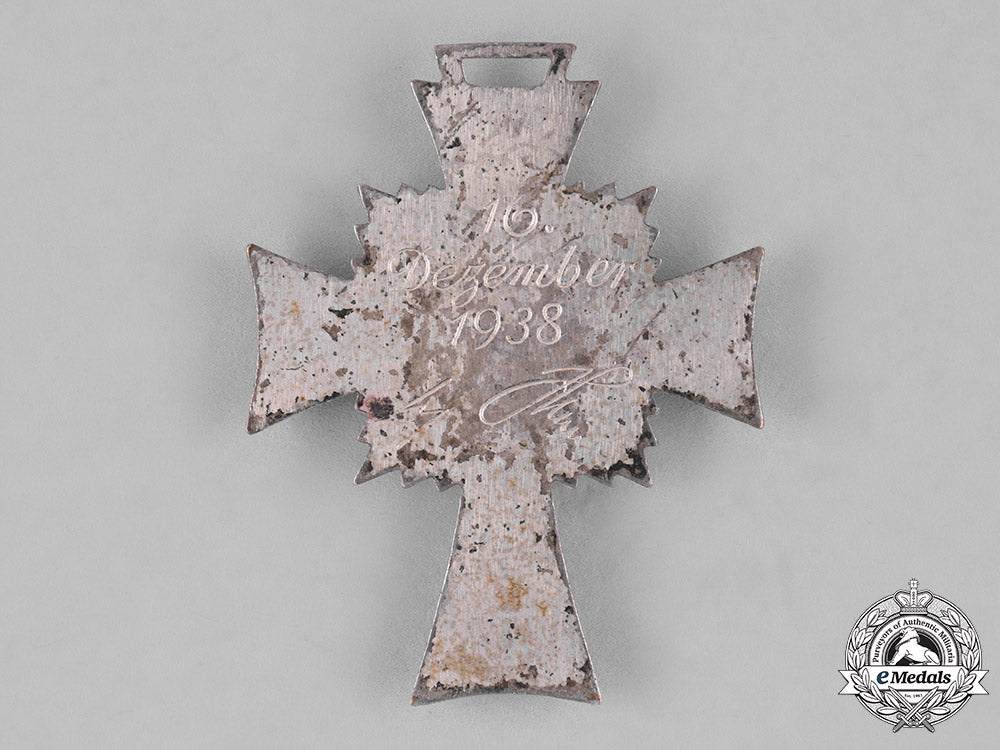 germany,_third_reich._an_honour_cross_of_the_german_mother,_silver_grade_c18-030347
